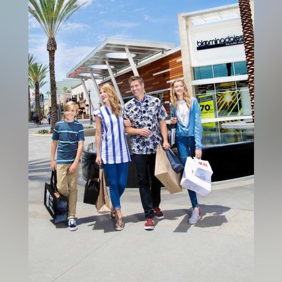 Live show in March !!! All sizes! Great deals! Hello Spring !!❤️ - Picture 5 of 6